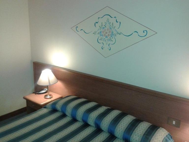 Hotel Casa Rossa Montecatini Terme Habitación foto