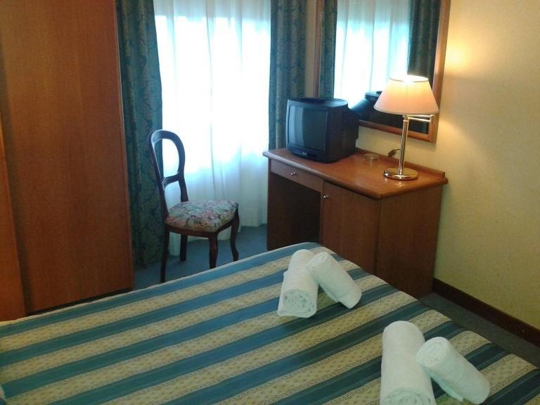 Hotel Casa Rossa Montecatini Terme Habitación foto