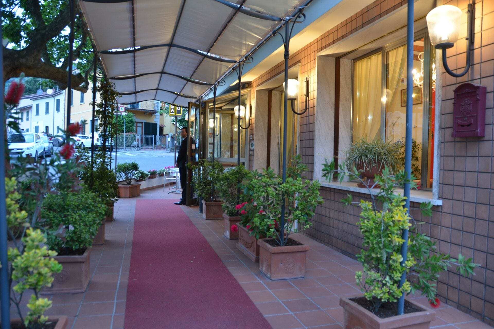 Hotel Casa Rossa Montecatini Terme Exterior foto