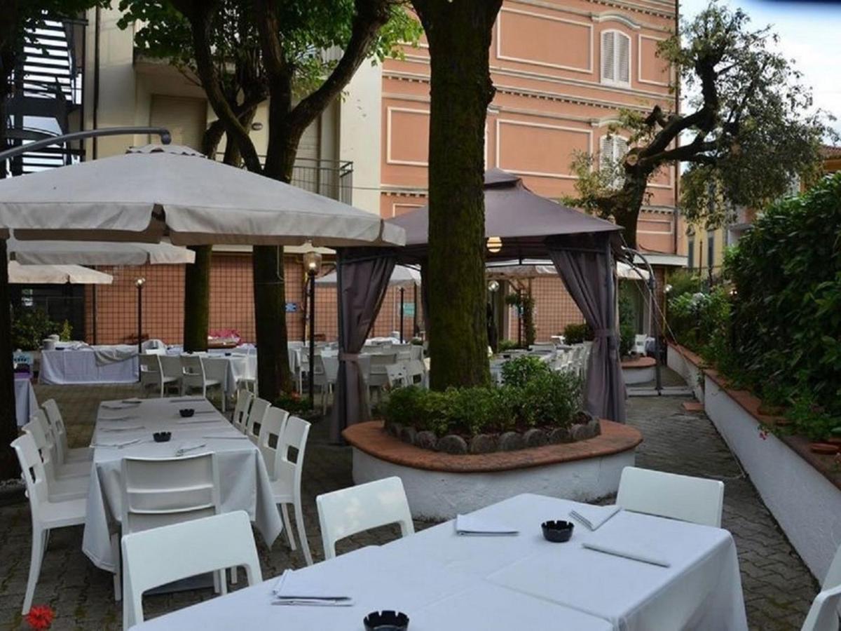 Hotel Casa Rossa Montecatini Terme Exterior foto